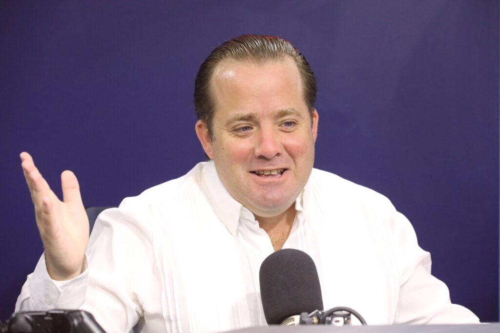 Paliza sobre quejas de Pacheco: externó una preocupación política en un espacio inadecuado